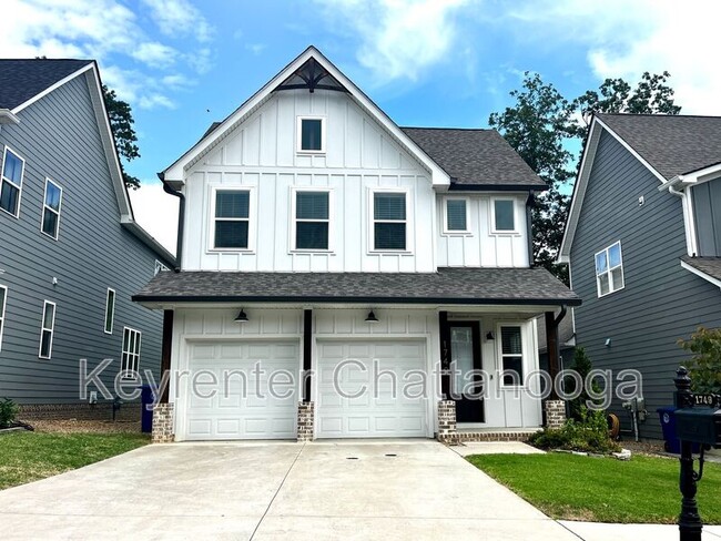 Primary Photo - 1749 Seven Pines Ln