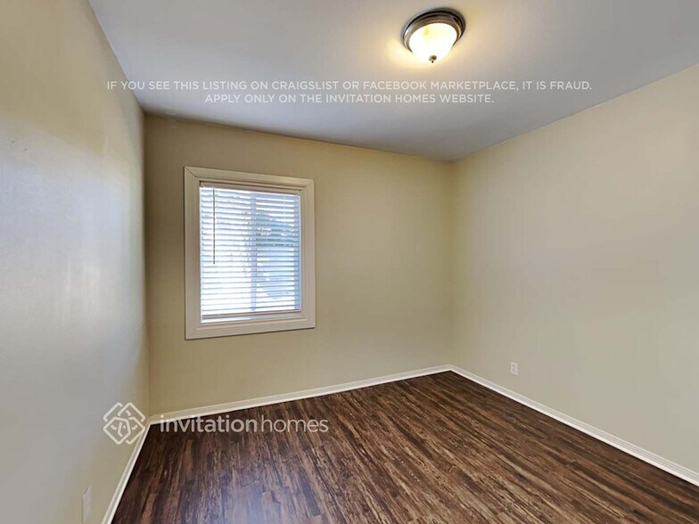 Building Photo - 8039 Lasaine Ave