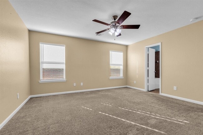 Building Photo - 1608 Pointe Leone