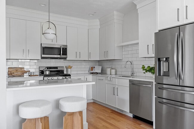 Building Photo - 3 Sawgrass Cir