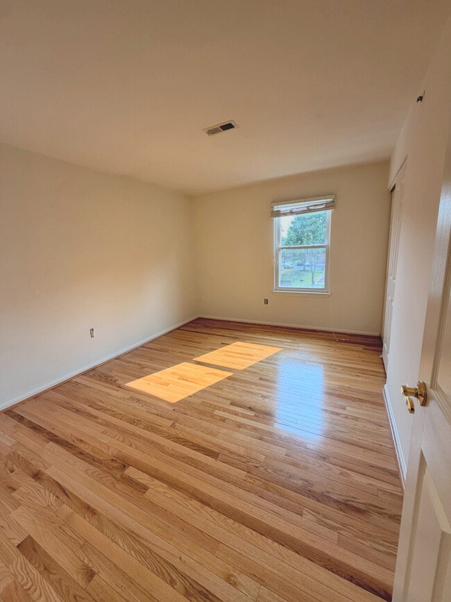 Building Photo - 3800 Meghan Dr