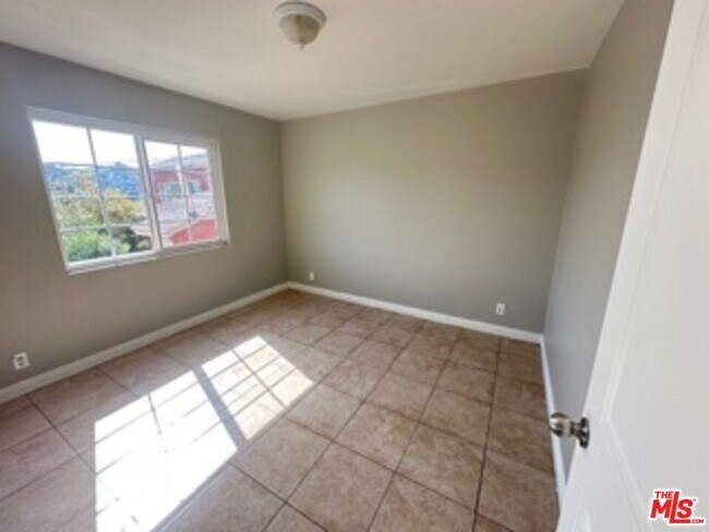 Building Photo - 6137 Toltec Way