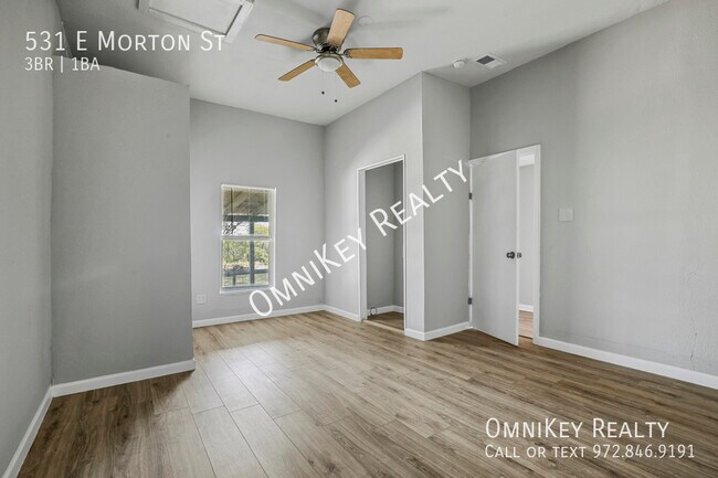 Building Photo - 531 E Morton St