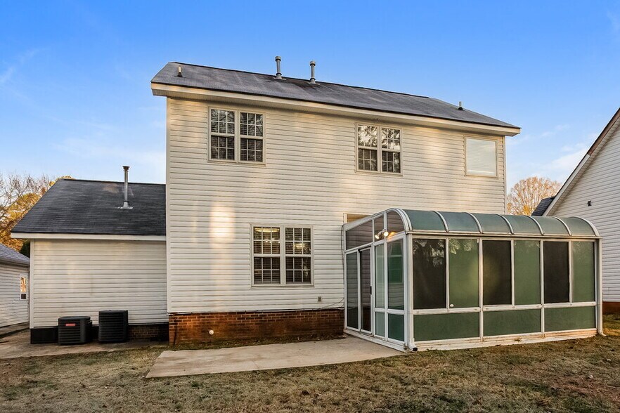 Building Photo - 4924 Rosena Dr