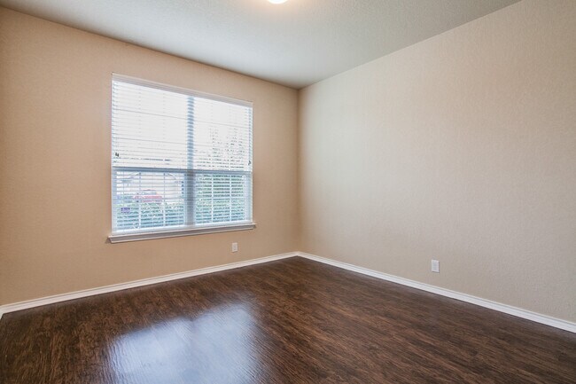Building Photo - 5946 Pearl Pass