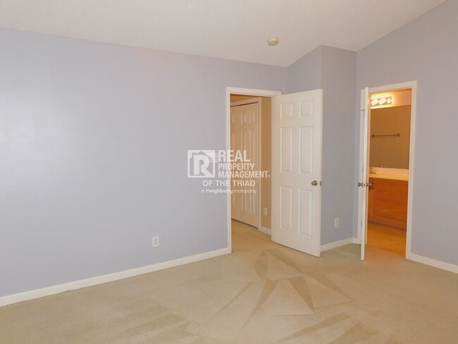 Building Photo - MOVE IN SPECIAL! Lovely End Unit 2BR/2.5BA...