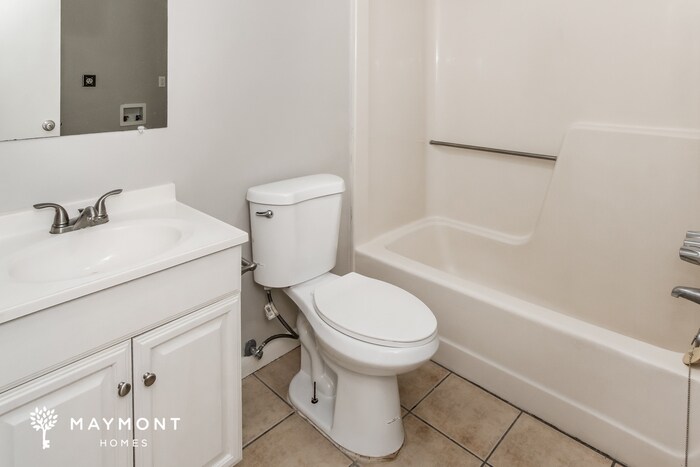 Building Photo - 228 Jadetree Dr