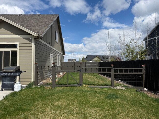 Building Photo - 631 Cameron Loop