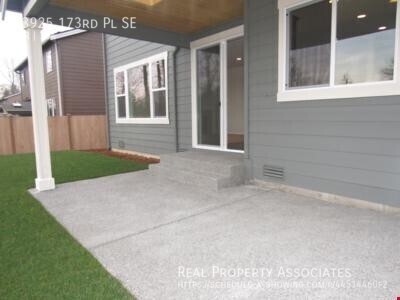 Building Photo - Beautiful Renton Home for Rent