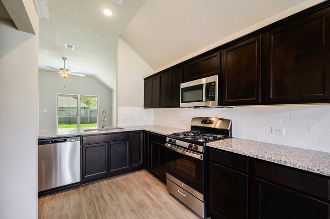 Building Photo - 14375 N Summerchase Cir