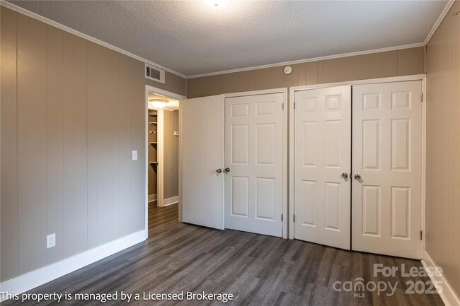 Building Photo - 132 Brentwood Dr