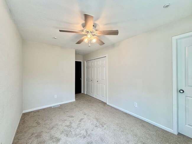 Building Photo - Stunning Condo Near Chesapeake Bay