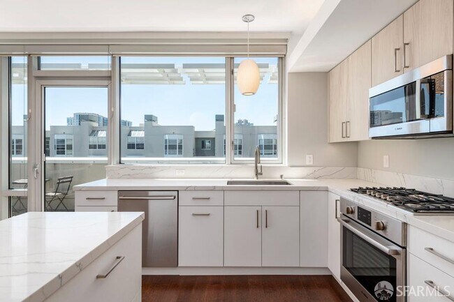 Building Photo - 501 Beale St