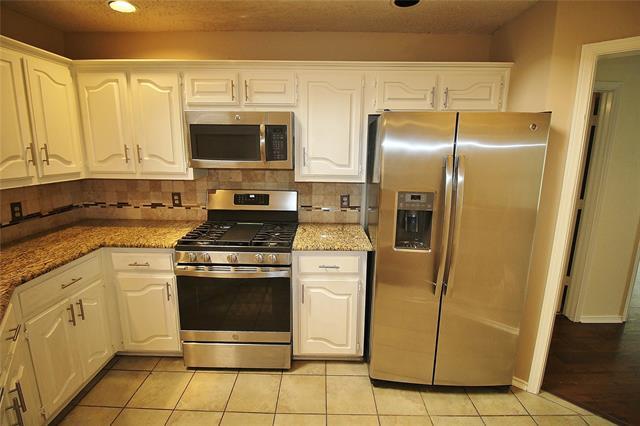 Building Photo - 906 Moore St