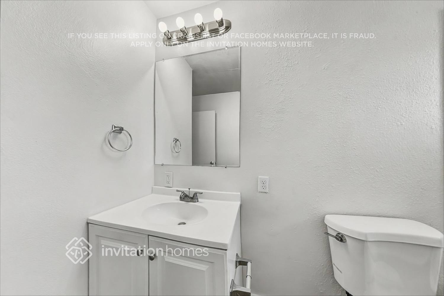 Building Photo - 7005 N 76th Dr