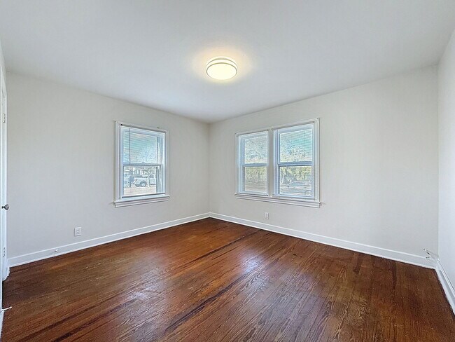 Building Photo - 3800 Dartmouth Ave N