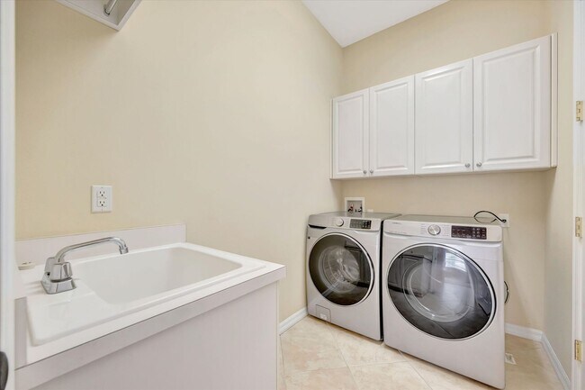 Building Photo - Lakewood Ranch Country Club Pool Home