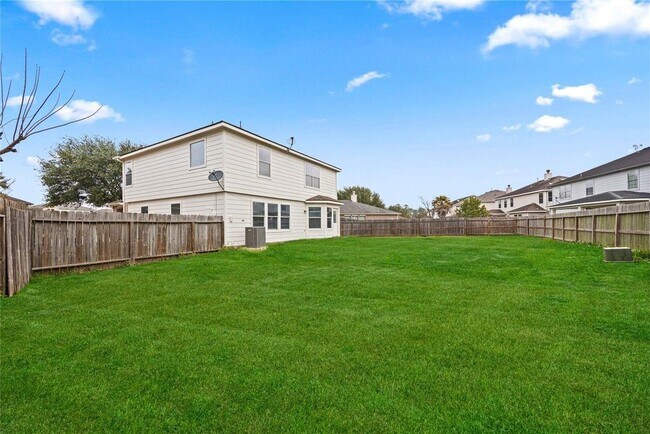 Building Photo - 8143 Sanders Forest Ct
