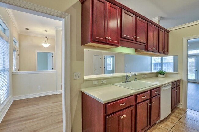 Building Photo - 1661 Harbor Club Dr