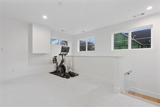 Building Photo - 9847 Mixon Dr