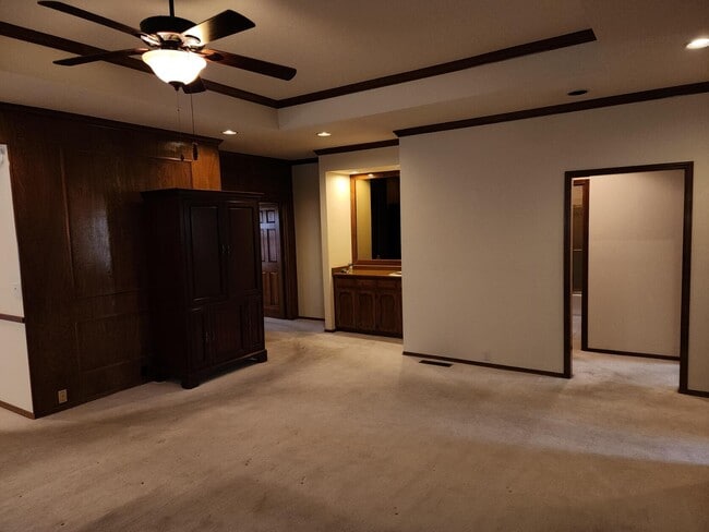 Building Photo - 9335 Admiral Lowell Pl NE