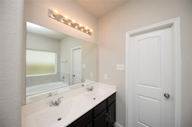 Building Photo - 24918 Bastiani Canvas Ln