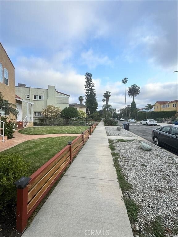 Building Photo - 1046 S Citrus Ave