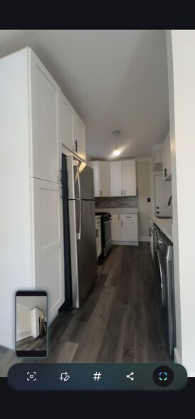 Building Photo - 3824 N Greenview Ave