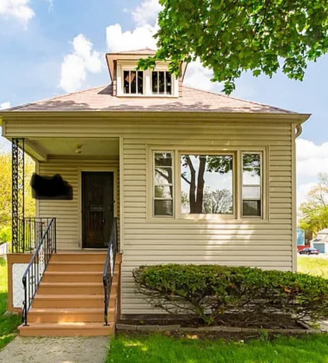 Building Photo - 8653 S Saginaw Ave