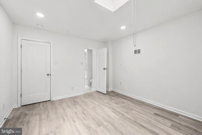Building Photo - 1506 S Bambrey St