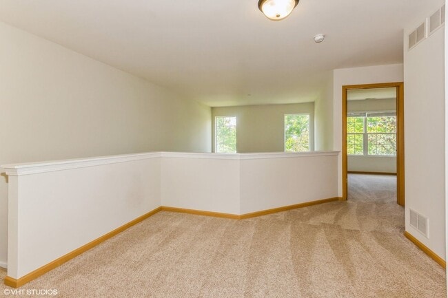 Building Photo - 24226 Walnut Cir