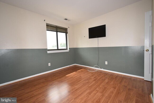 Building Photo - 6017 Majors Ln