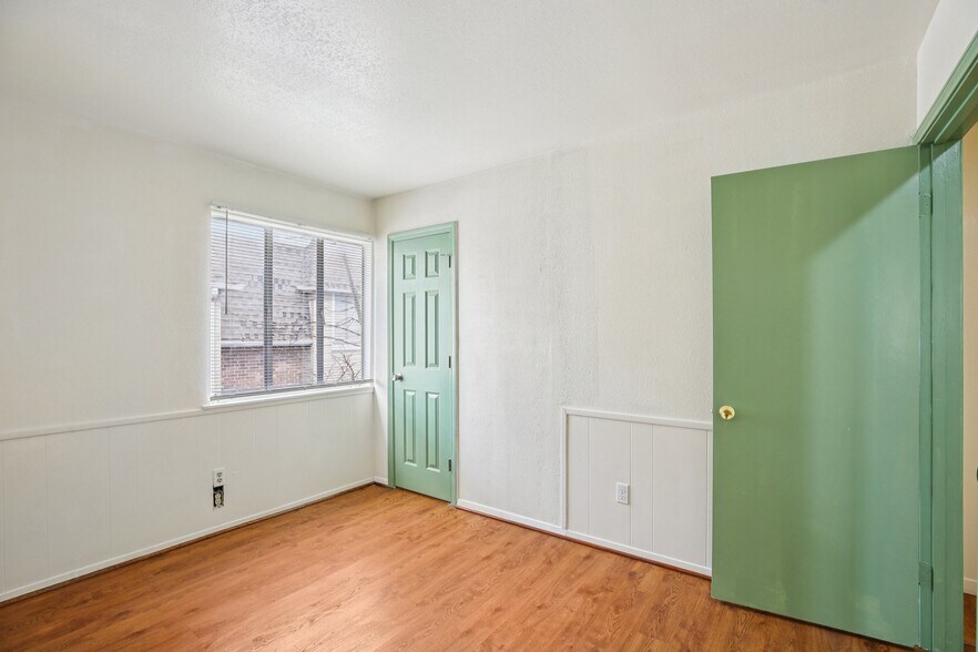 Building Photo - 8379 La Roche Ln