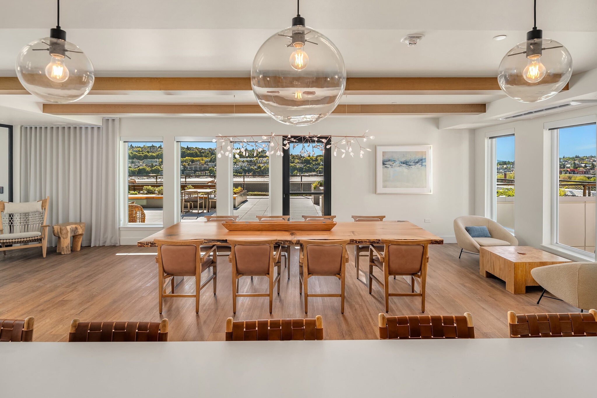 Interior Photo - Liza Eastlake