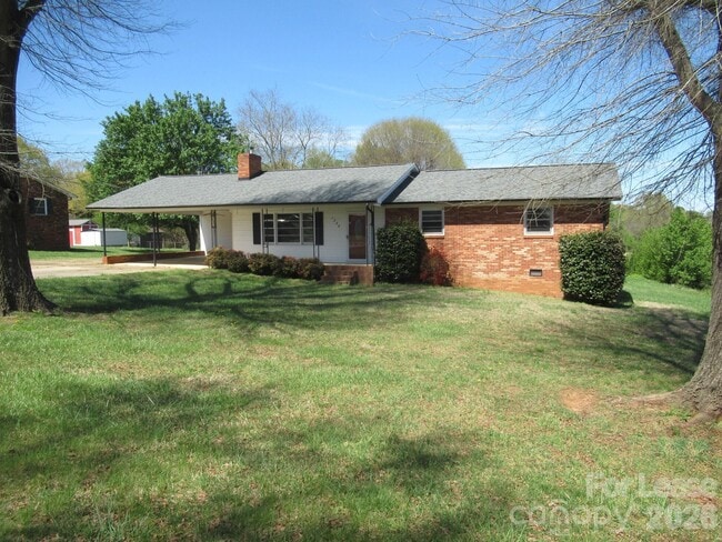 Building Photo - 1330 Davis Rd
