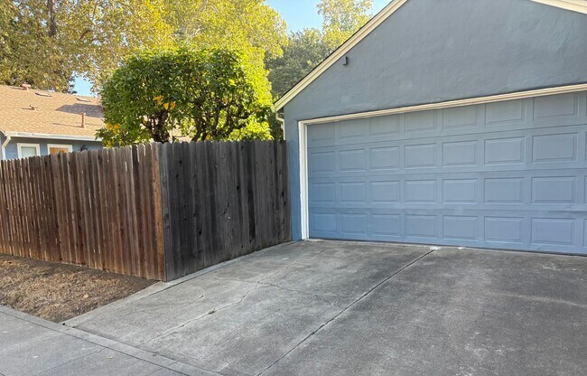 Building Photo - Updated and Stunning 2bed/1bath home in Mi...