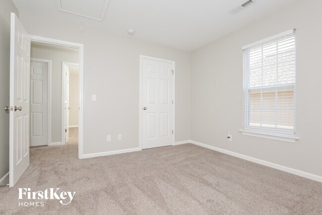 Building Photo - 851 Peachtree Meadows Cir
