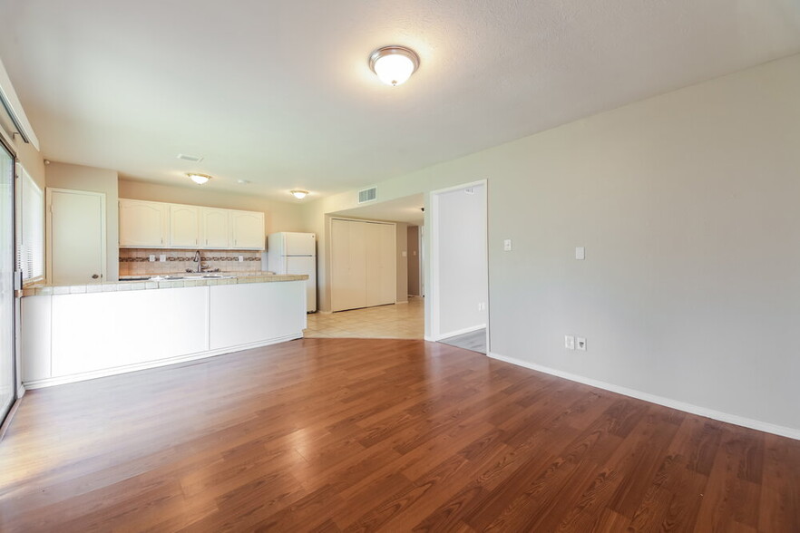 Building Photo - 6702 Blackberry Dr