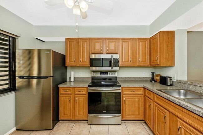 Building Photo - 5219 Lake Village Dr