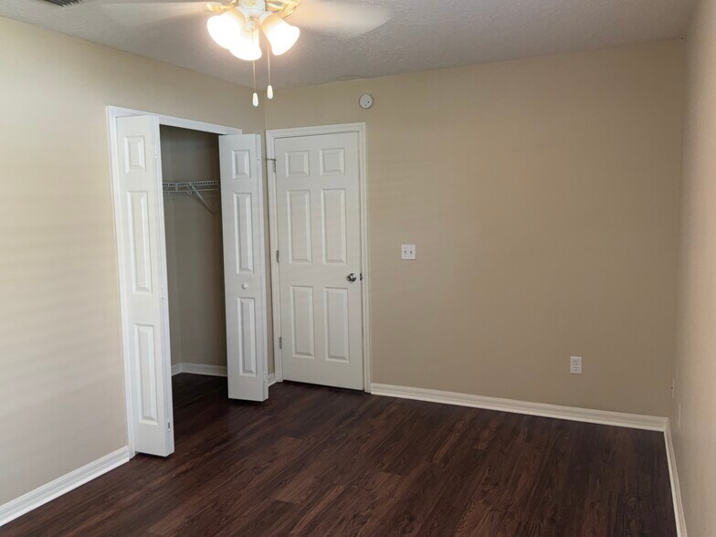 Building Photo - 209 Stellar Ct