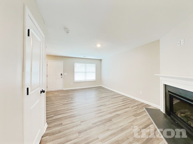 Building Photo - 271 Millen Dr