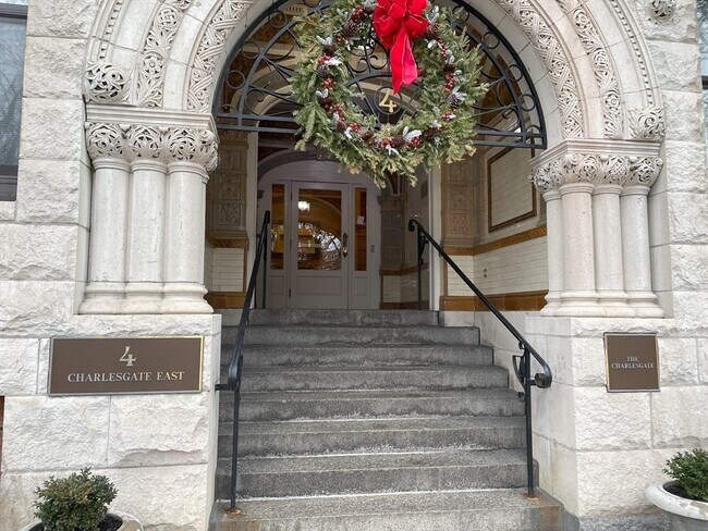 Building Photo - 4 Charlesgate E