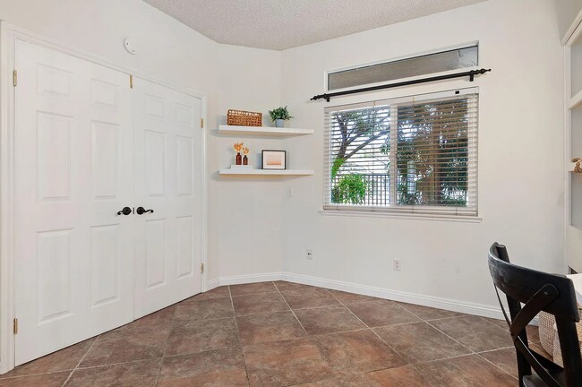 Building Photo - Unit 44