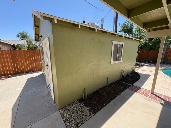 Building Photo - 4189