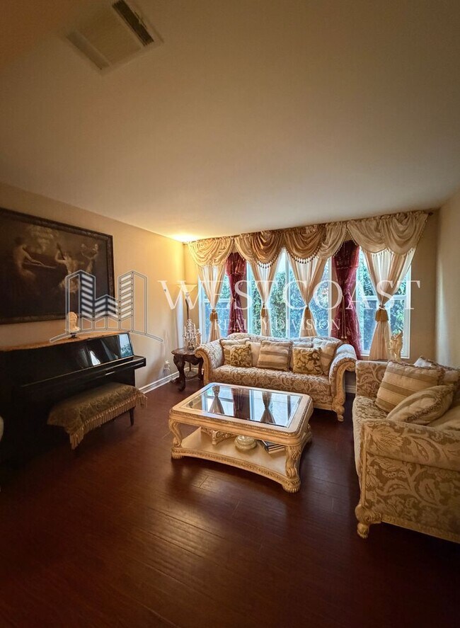 Building Photo - Spacious 5-Bedroom Luxury Home with 5.25 Baths in Temecula – Over 4,300 Sq Ft