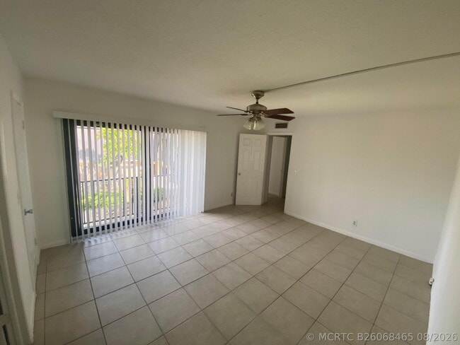 Building Photo - 2370 Waterside Dr