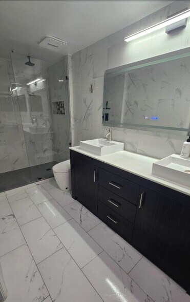 Building Photo - 8407 Bernwood Cove Loop