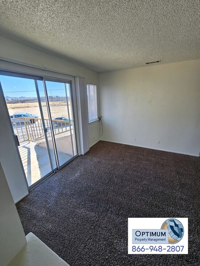 Building Photo - 15875 Green Hill Dr
