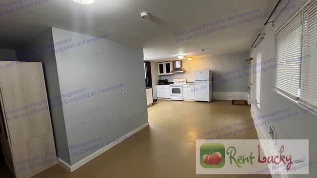 Building Photo - 1522 NE 97th St