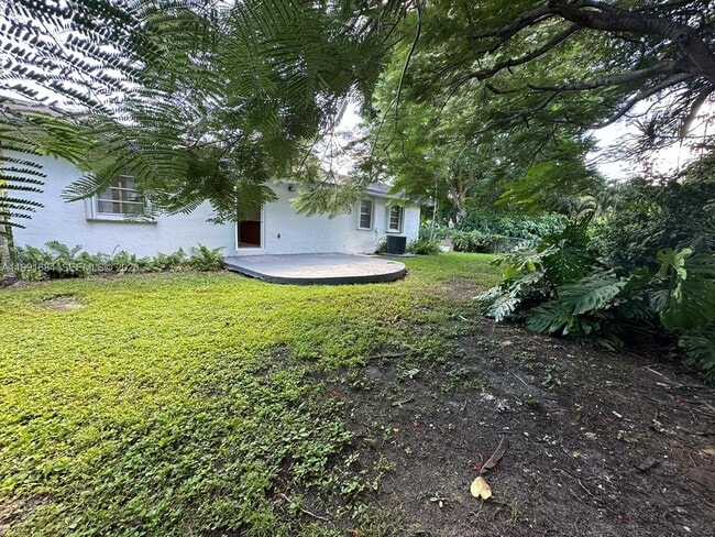 Building Photo - 3755 Oak Ave